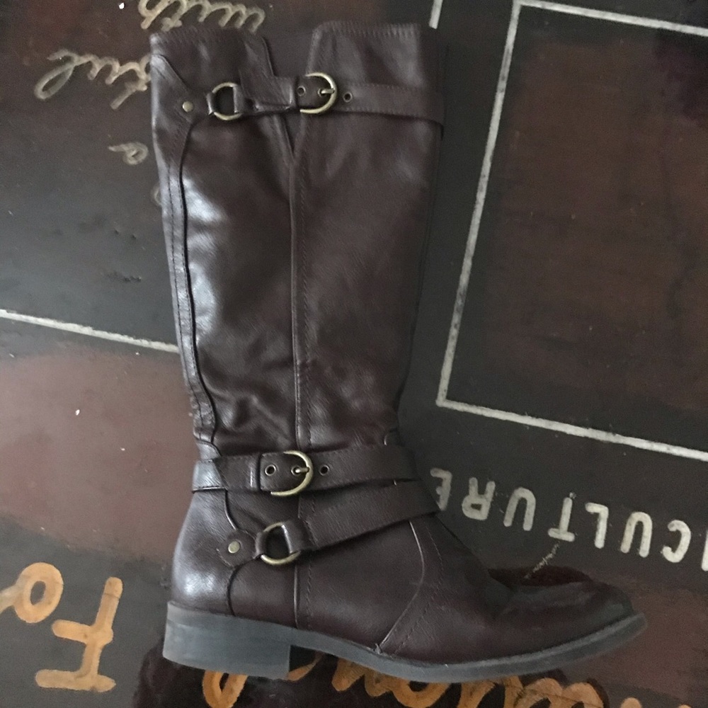 Mid-knee high boots!